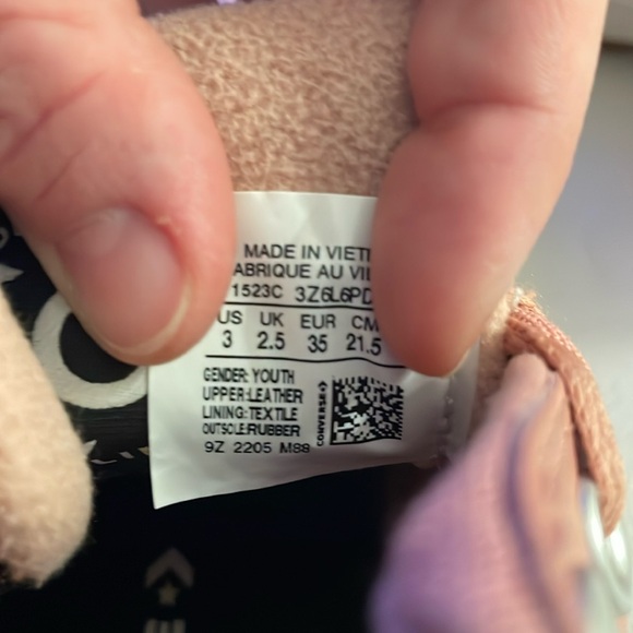 Pink Winter Converse Shoes Youth size 3 - Picture 10 of 10
